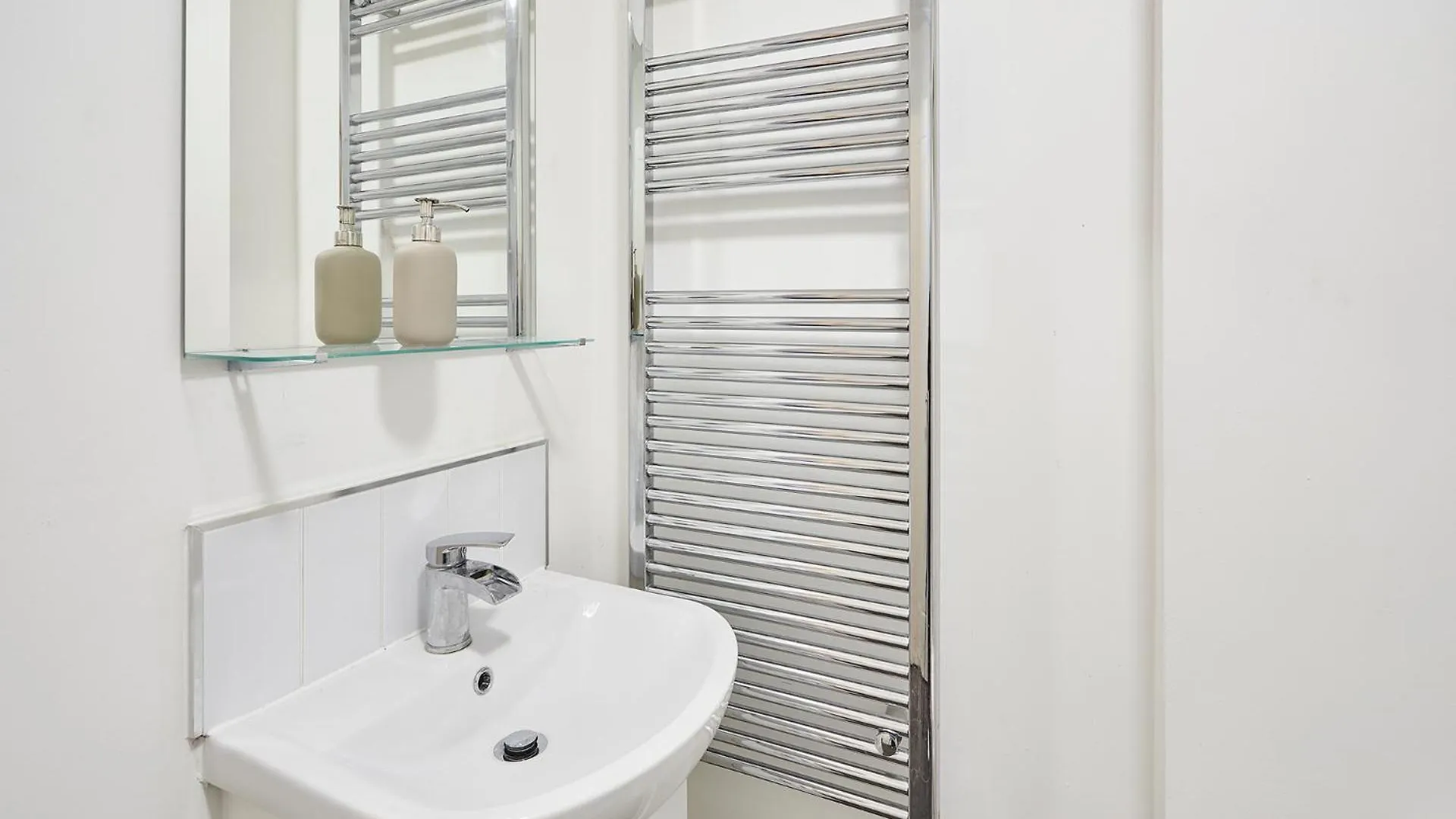 Nottingham Brand New 1Br Apt W/ Full Kitchen City Apartment