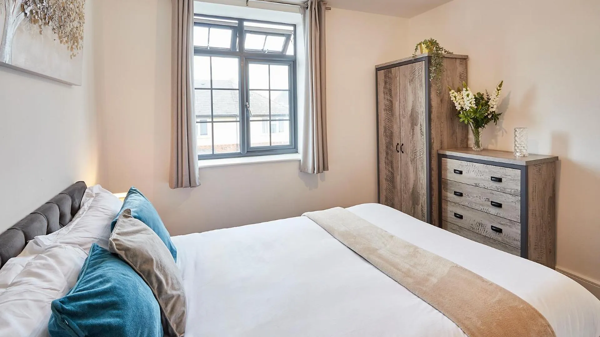 Nottingham Brand New 1Br Apt W/ Full Kitchen City Apartment